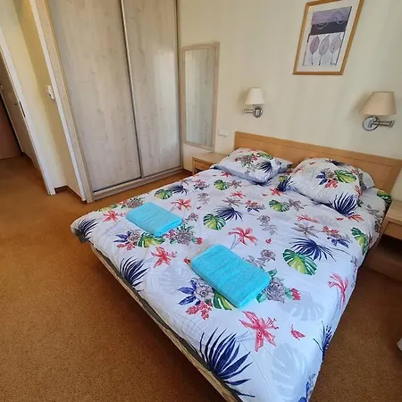 10q - Z6 803 Apartamento Varsóvia